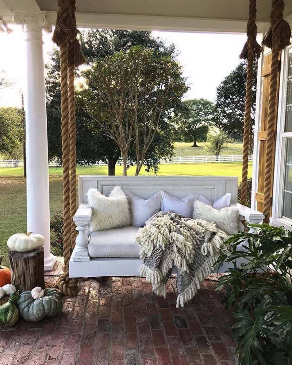 Fall-Inspired-Outdoor-Living-Spaces-19-1-Kindesign